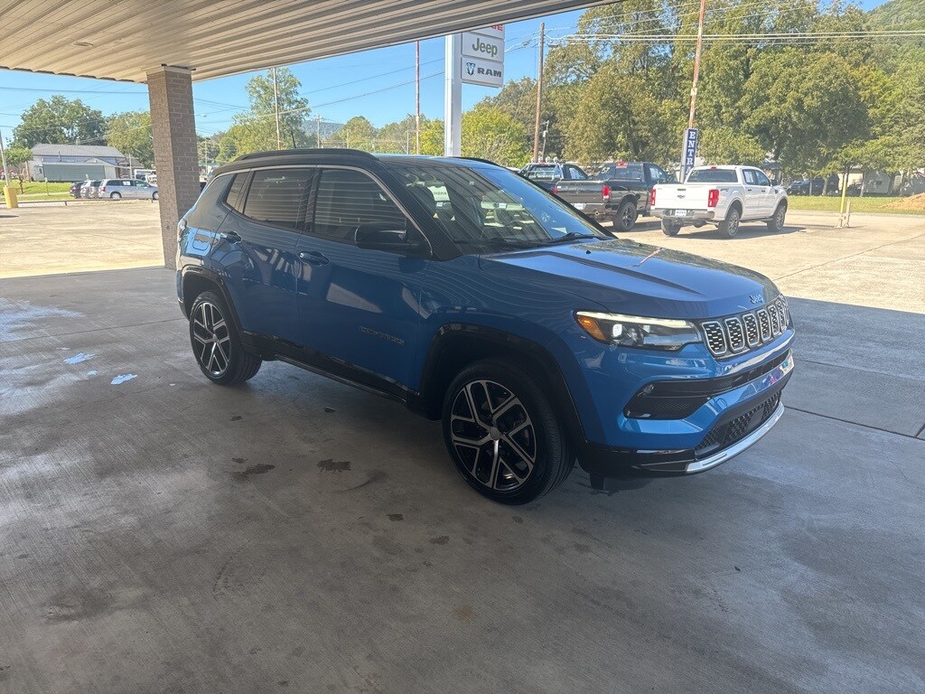 2024 Jeep Compass Limited photo 3