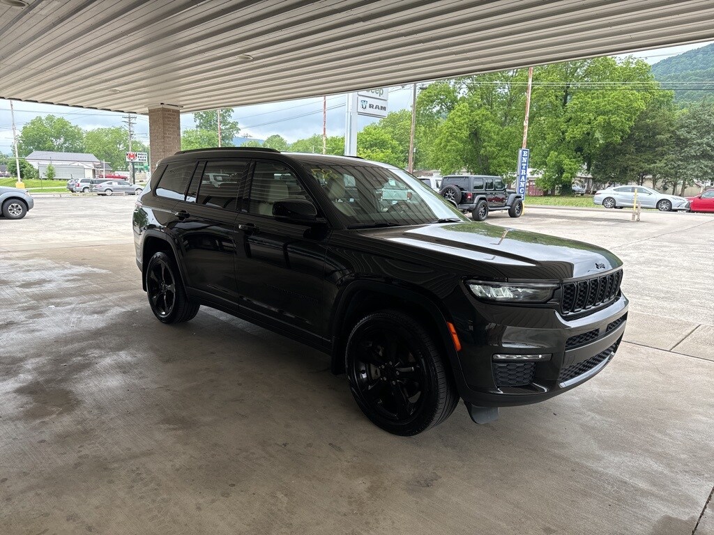 2024 Jeep Grand Cherokee Limited photo 3