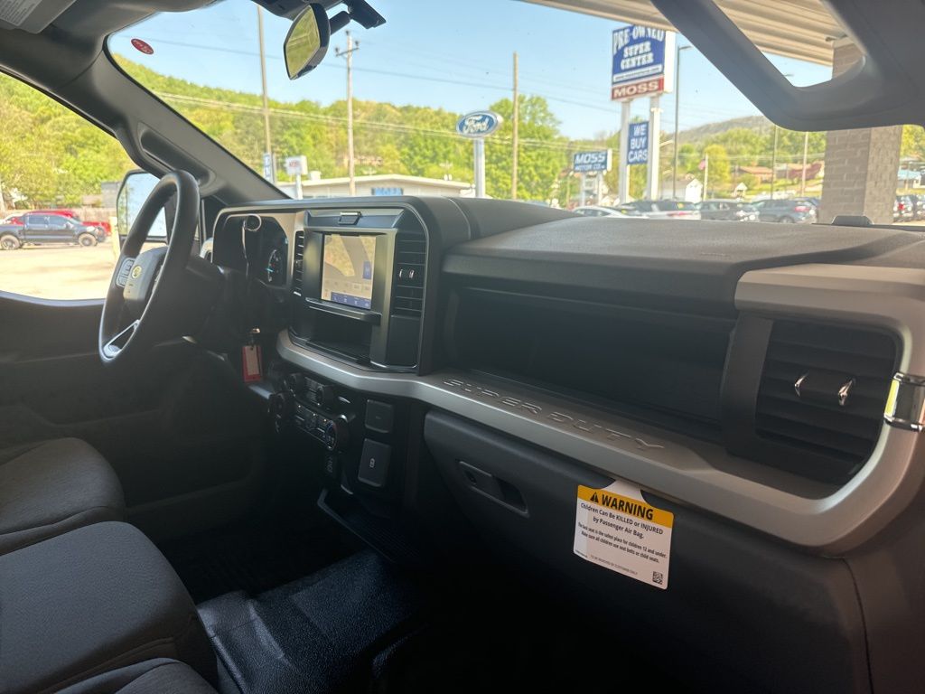 2026 Ford F-350 Super Duty Chassis Cab XL - Photo 19