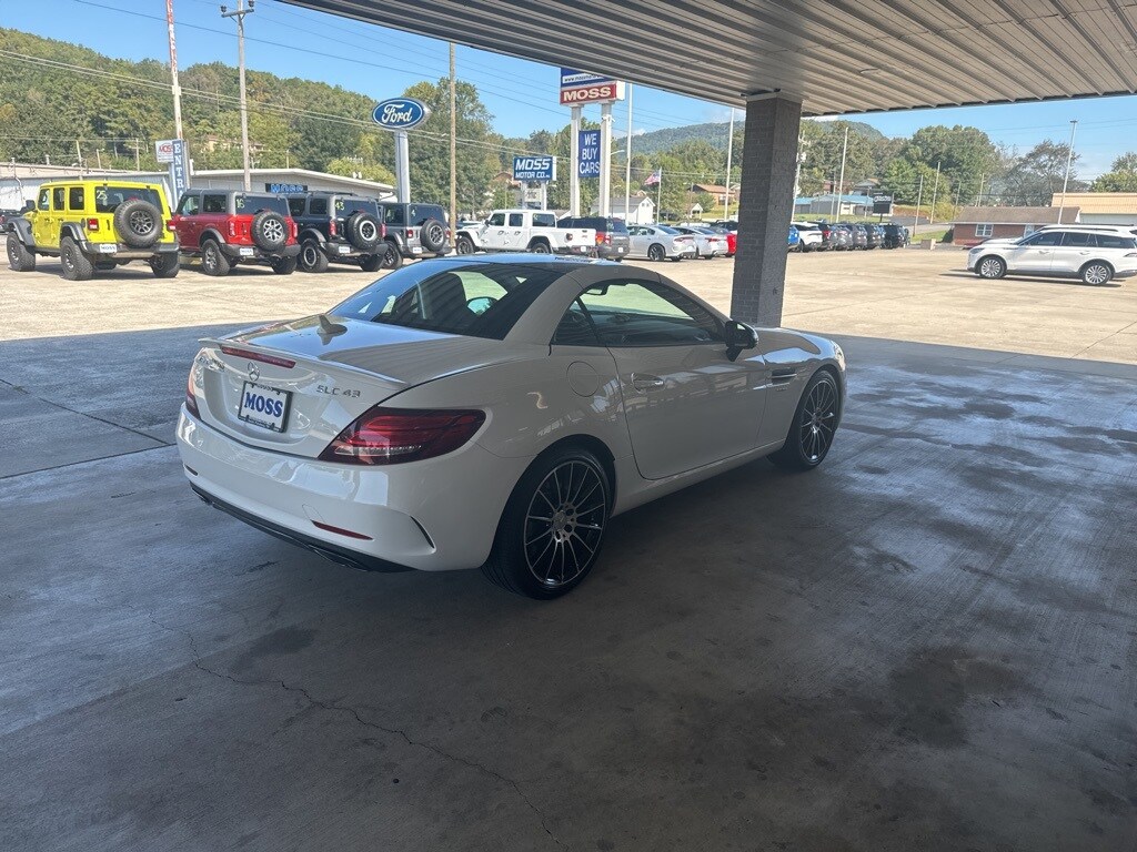 2017 Mercedes Benz SLC 43 AMG photo 4