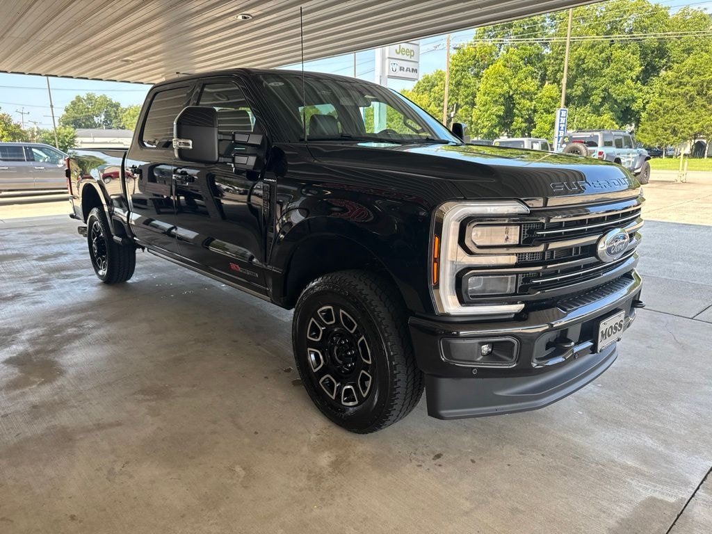 New 2026 Ford F-350SD Platinum Truck Crew Cab