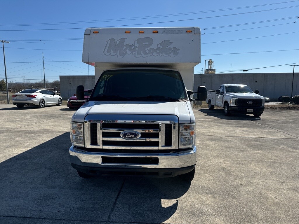 2015 Ford E-350 photo 2