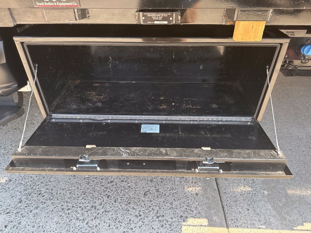 2024 Ford F-550 Super Duty Chassis Cab XL - Photo 21