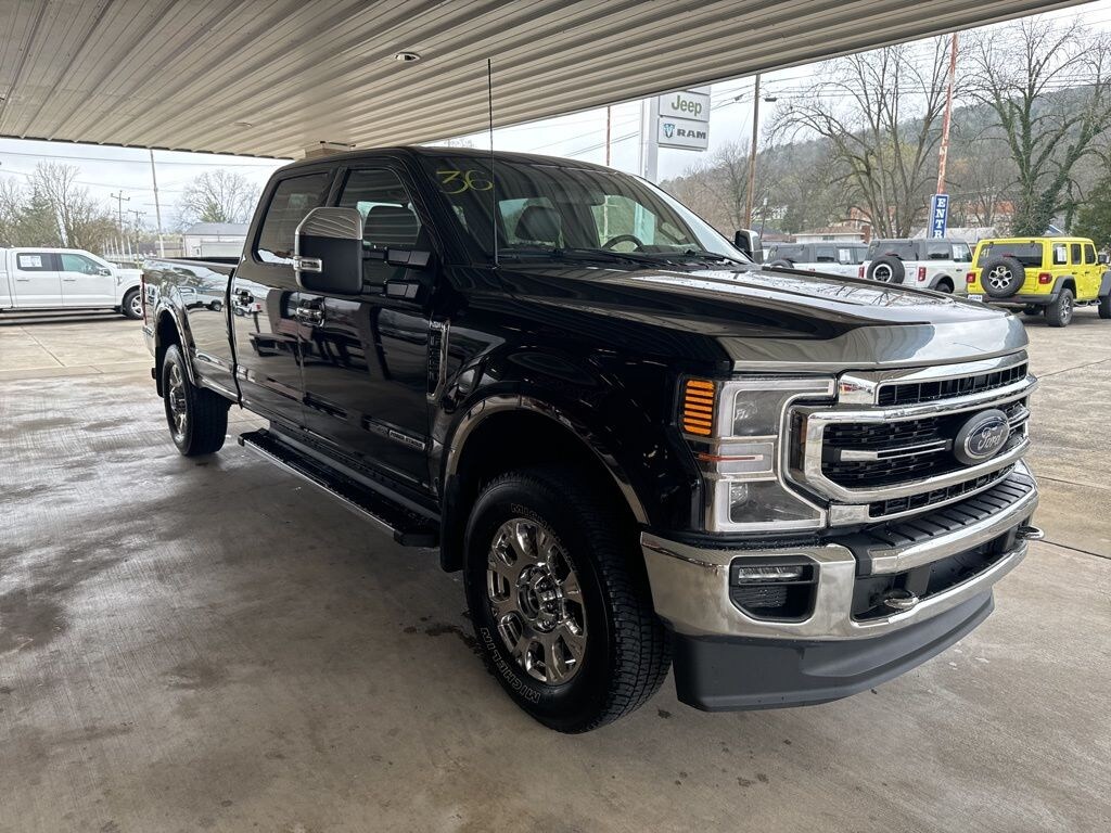 Used 2022 Ford F-350SD Lariat Truck Crew Cab