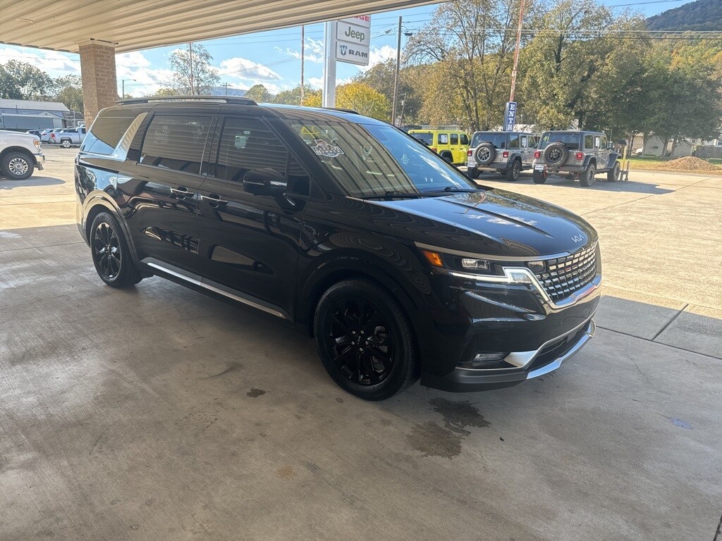 Used 2024 Kia Carnival SX MPV