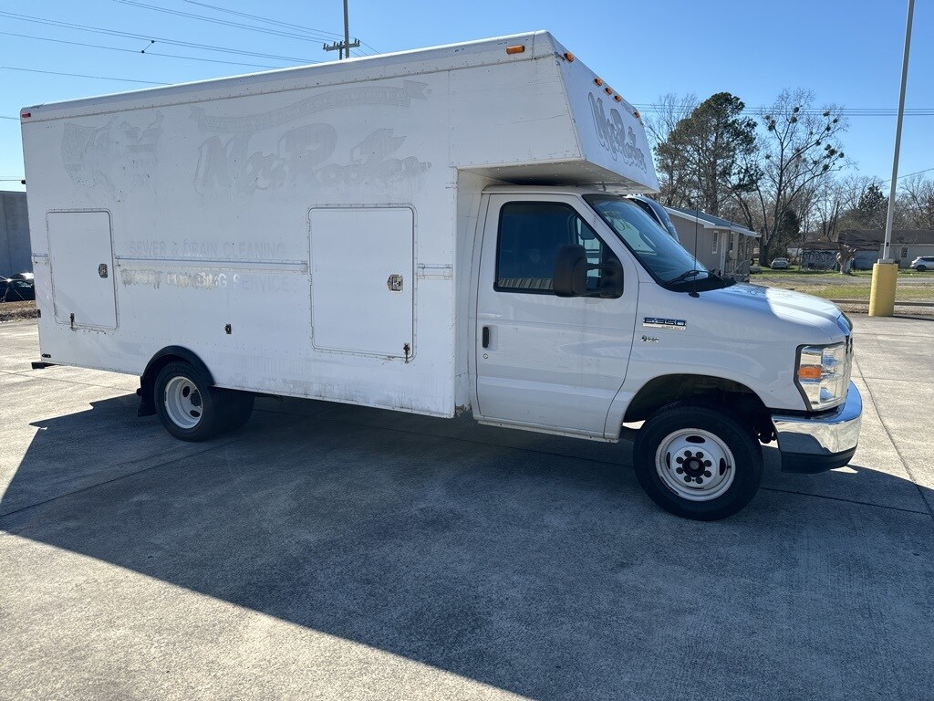 2015 Ford E-350 photo 3