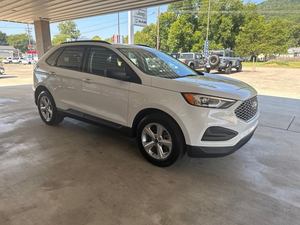 Used 2024 Ford Edge SE SUV