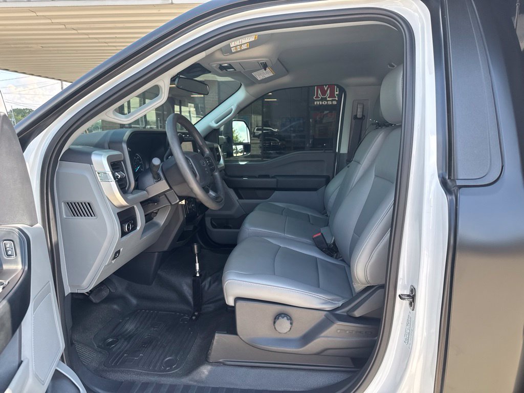 2024 Ford F-550 Super Duty Chassis Cab XL - Photo 8