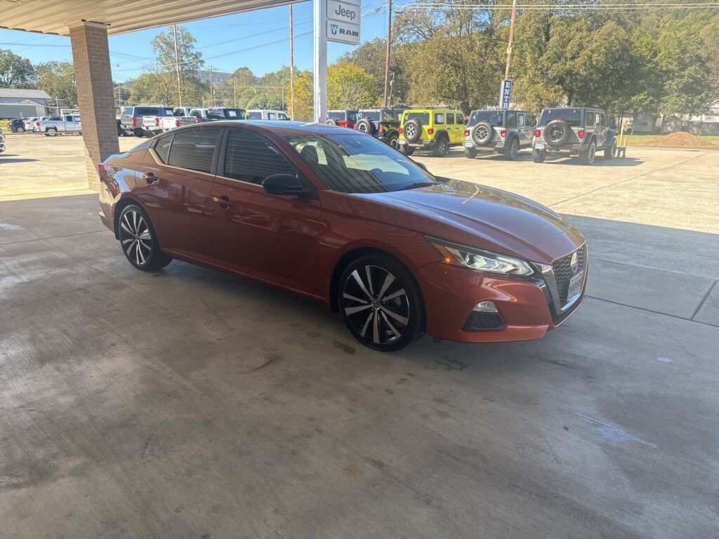 Used 2022 Nissan Altima 2.0 SR Sedan