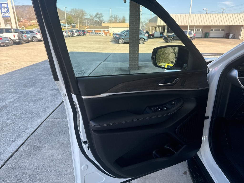 2025 Jeep Grand Cherokee L Limited - Photo 17