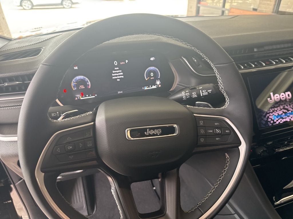 2025 Jeep Grand Cherokee Altitude - Photo 9