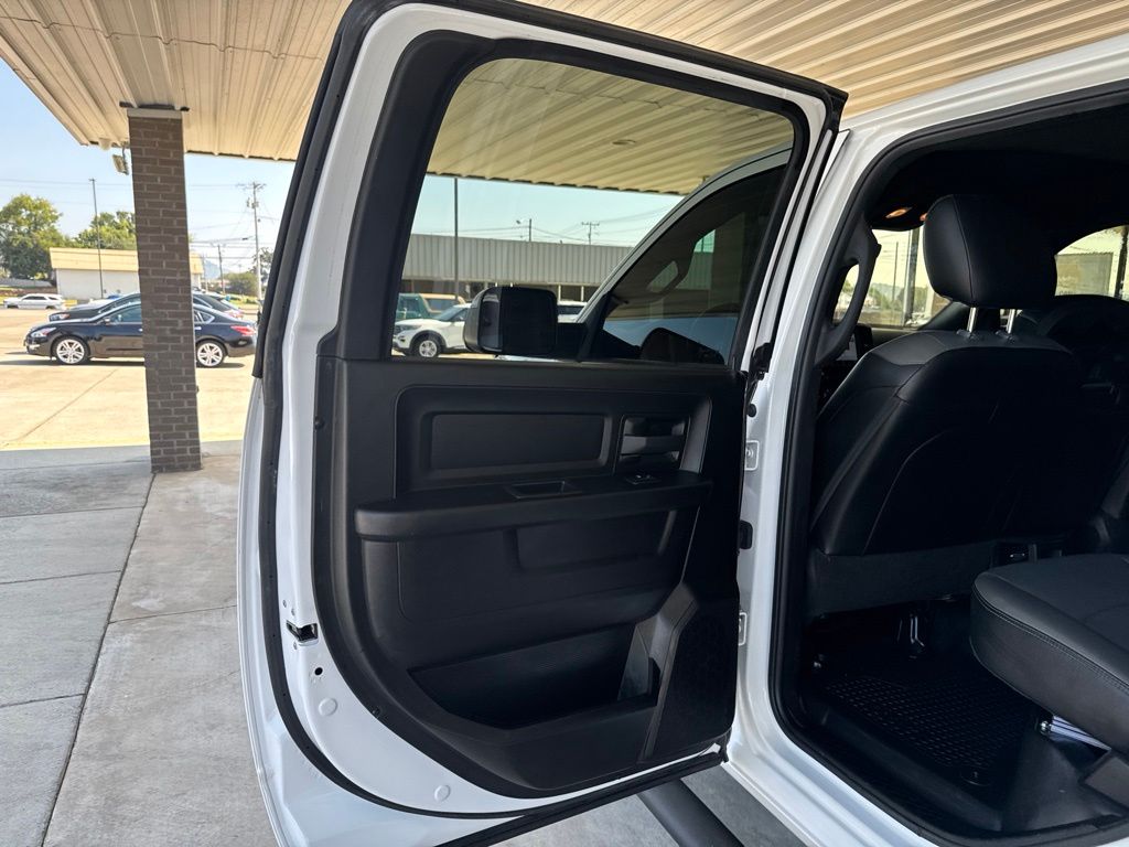 2022 RAM Ram 3500 Chassis Cab Tradesman - Photo 15