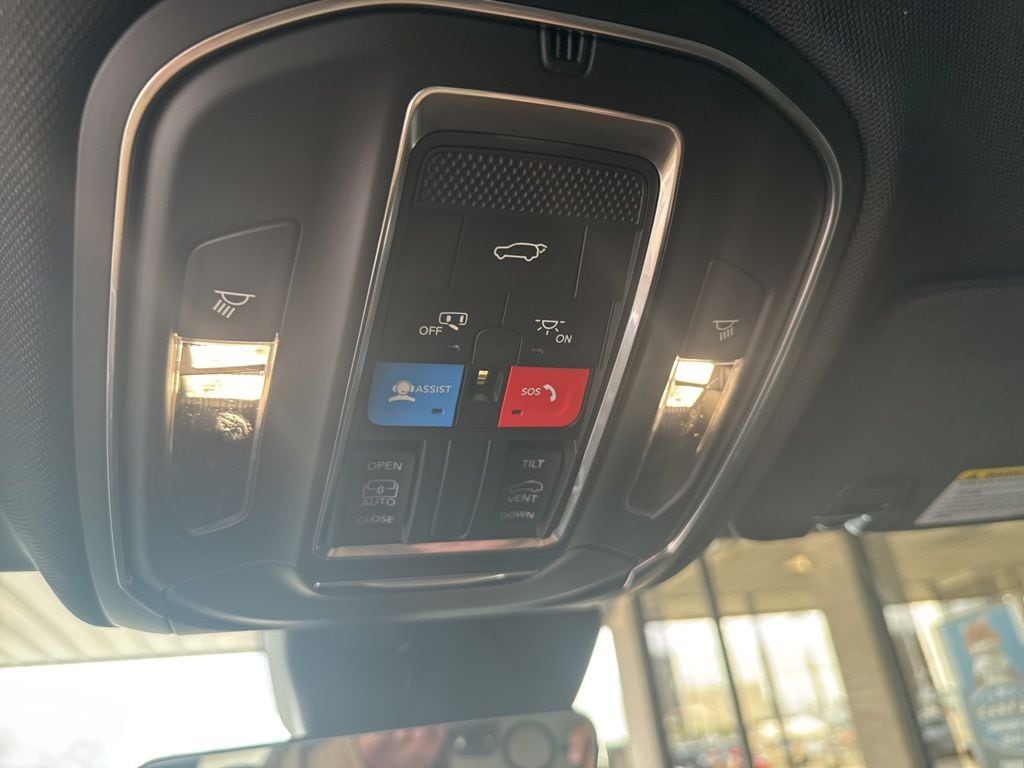 2025 Jeep Grand Cherokee Altitude - Photo 14
