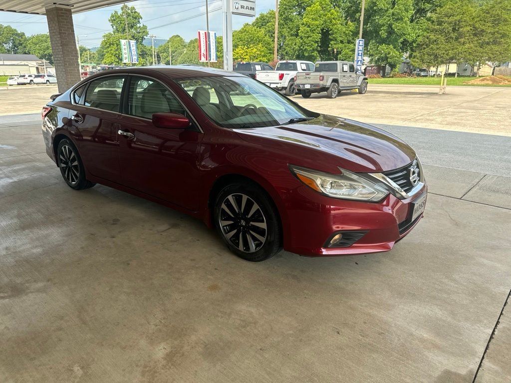 Used 2017 Nissan Altima 2.5 SV Sedan