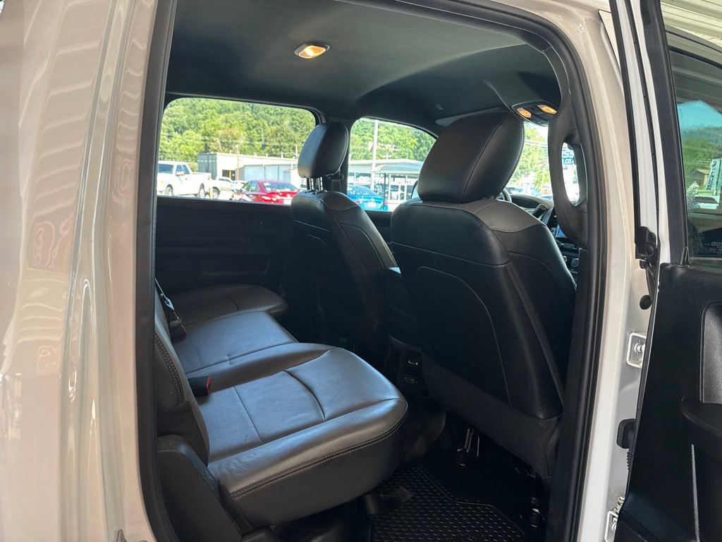 2022 RAM Ram 3500 Chassis Cab Tradesman - Photo 19