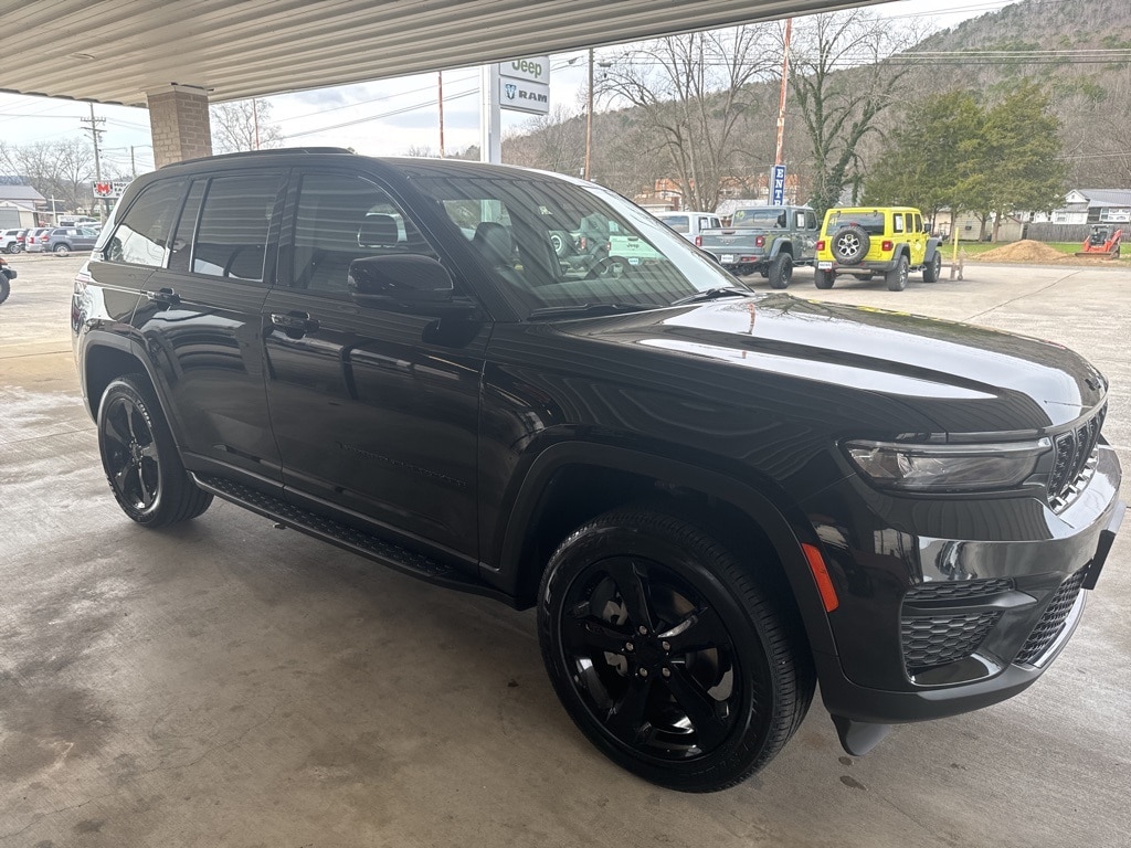 New 2025 Jeep Grand Cherokee ALTITUDE X 4X4 Sport Utility