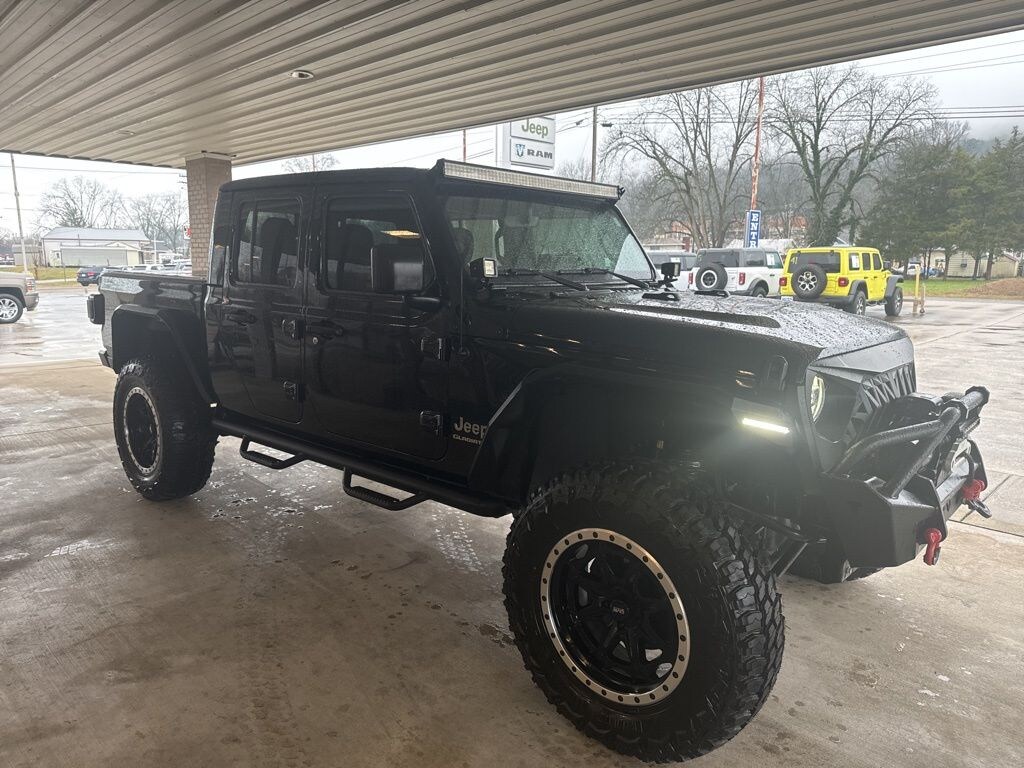 Used 2020 Jeep Gladiator Overland Truck