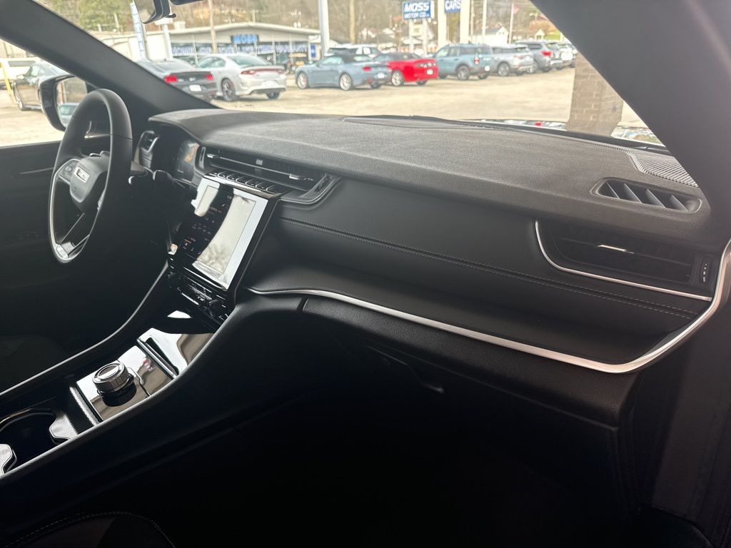 2025 Jeep Grand Cherokee Altitude - Photo 18