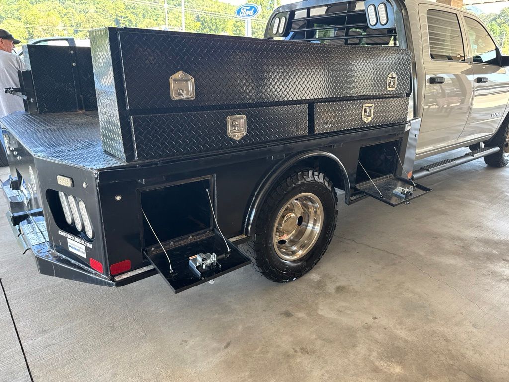 2022 RAM Ram 3500 Chassis Cab Tradesman - Photo 23