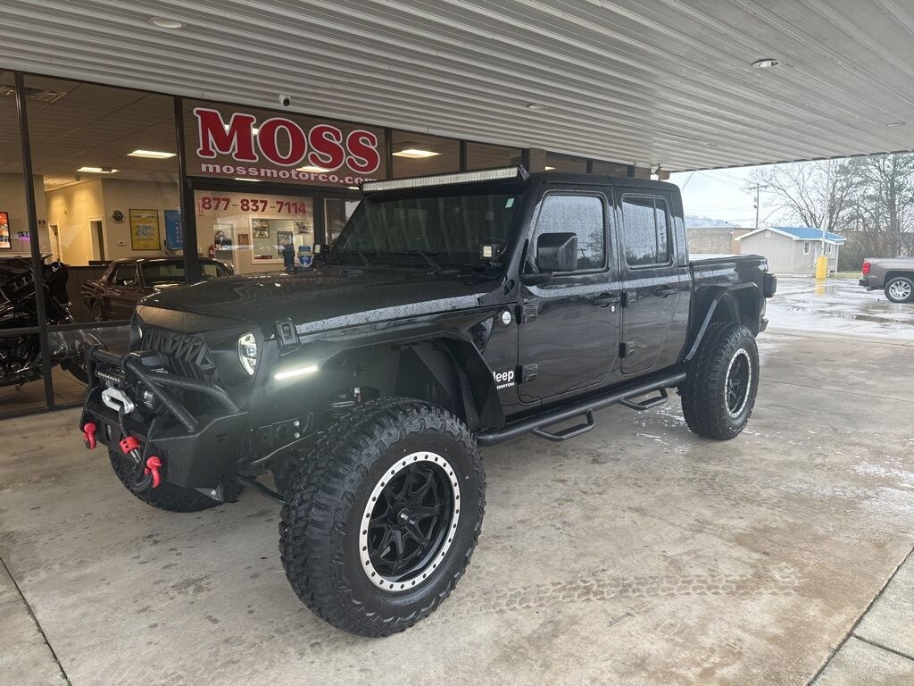 Used 2020 Jeep Gladiator Overland Truck