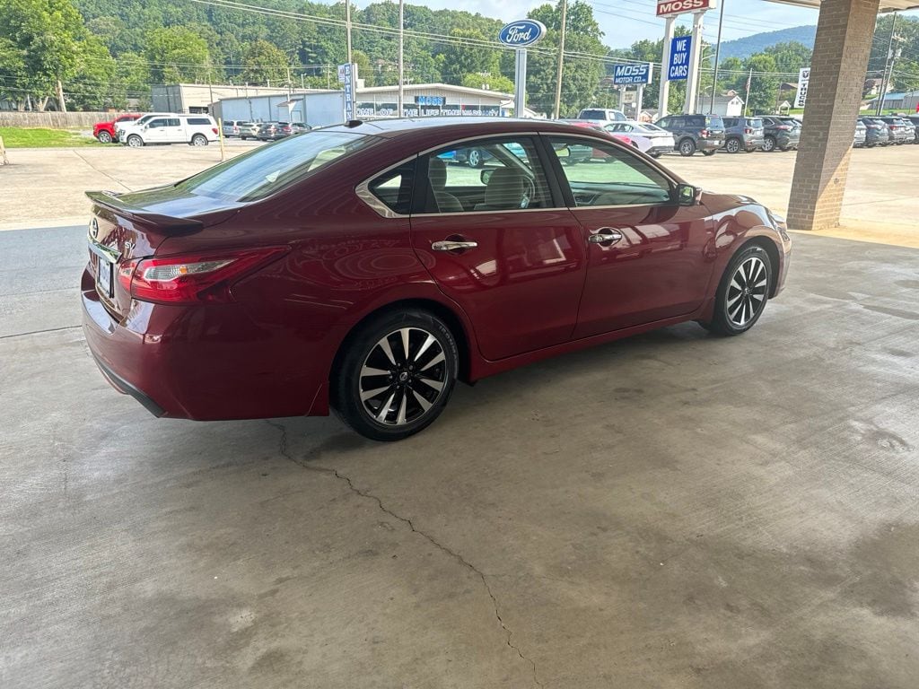Used 2017 Nissan Altima 2.5 SV Sedan