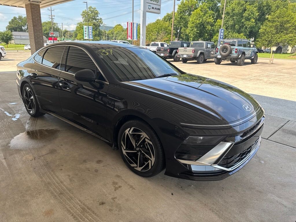 Used 2024 Hyundai Sonata SEL Sedan