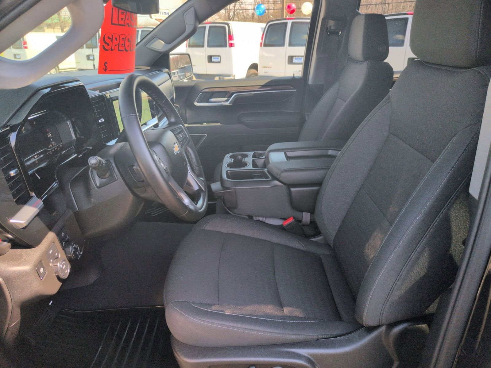 2025 Chevrolet Silverado 1500 LT - Photo 12