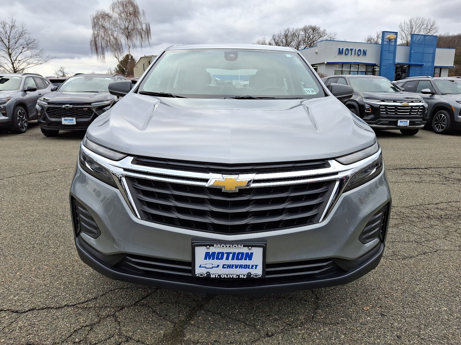 2024 Chevrolet Equinox LS photo 2