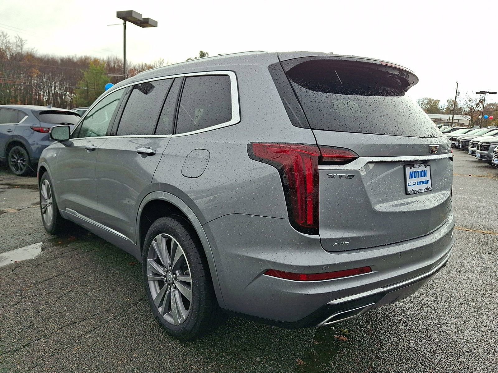 2025 Cadillac XT6 Premium Luxury photo 2