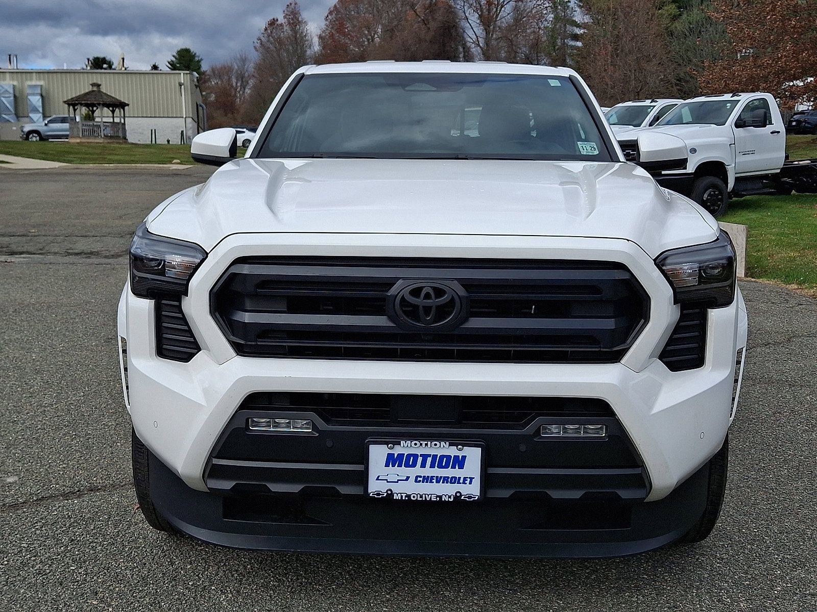 2024 Toyota Tacoma SR5 photo 2