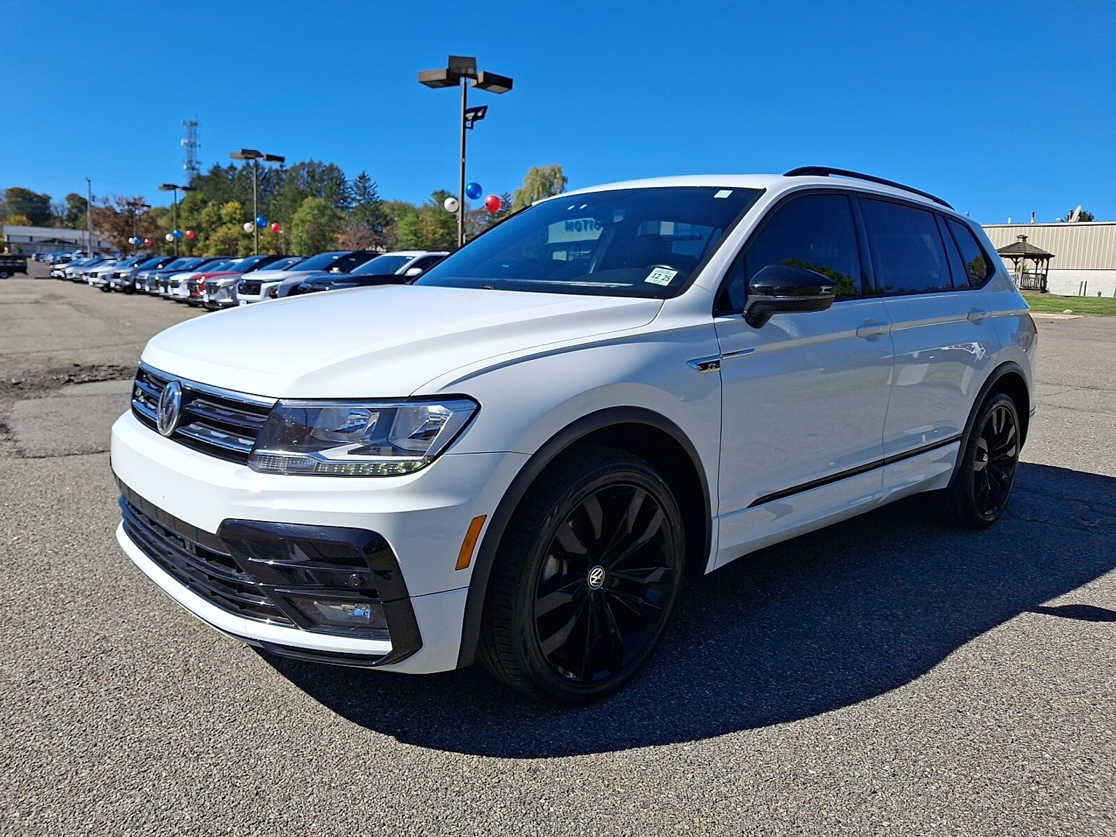 2021 Volkswagen Tiguan SE photo 3
