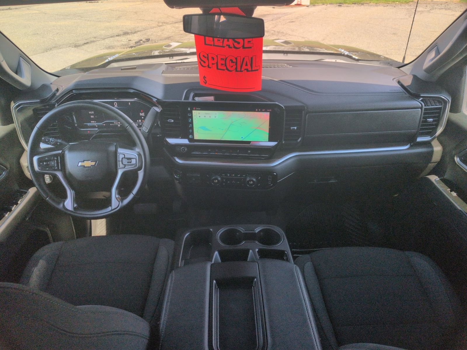 2025 Chevrolet Silverado 1500 LT - Photo 9
