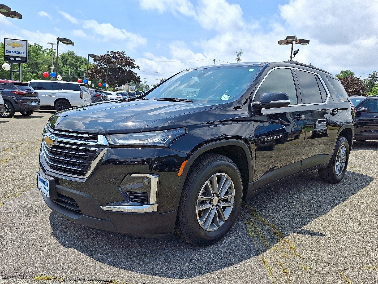 2023 Chevrolet Traverse Cloth photo 2