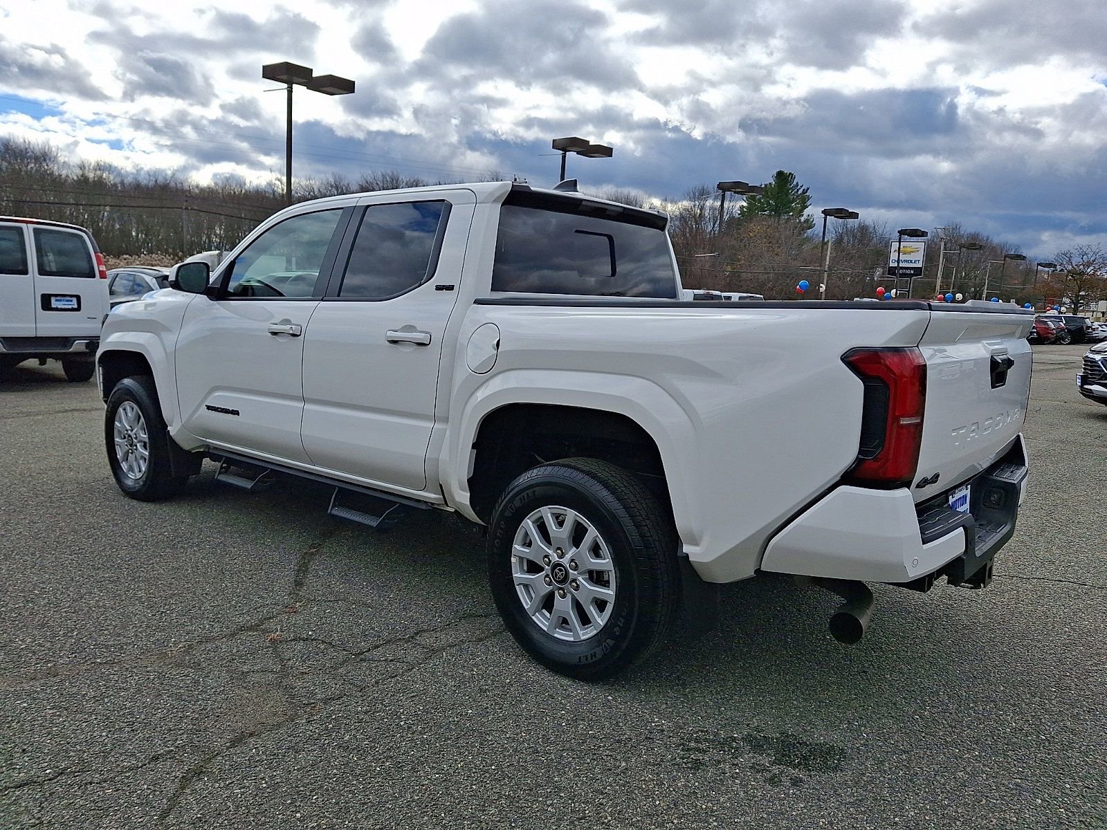2024 Toyota Tacoma SR5 photo 4