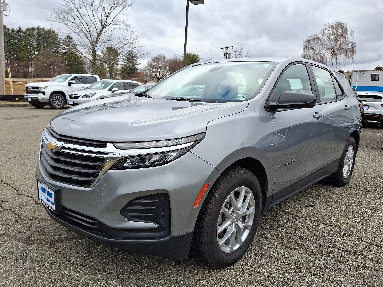 2024 Chevrolet Equinox LS photo 3
