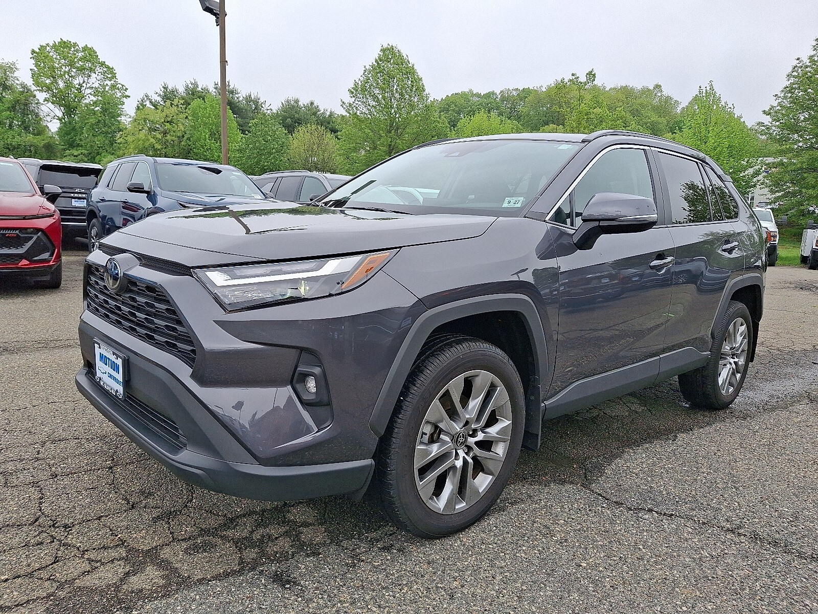 2022 Toyota RAV4 XLE Premium photo 3
