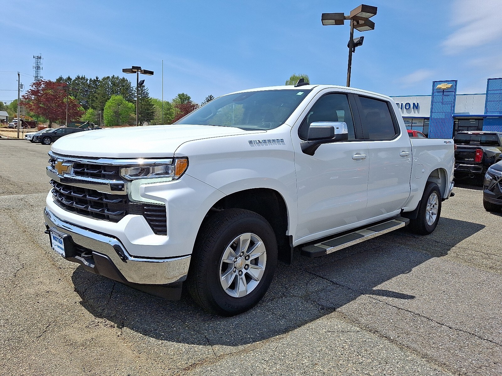 2025 Chevrolet Silverado 1500 LT photo 3