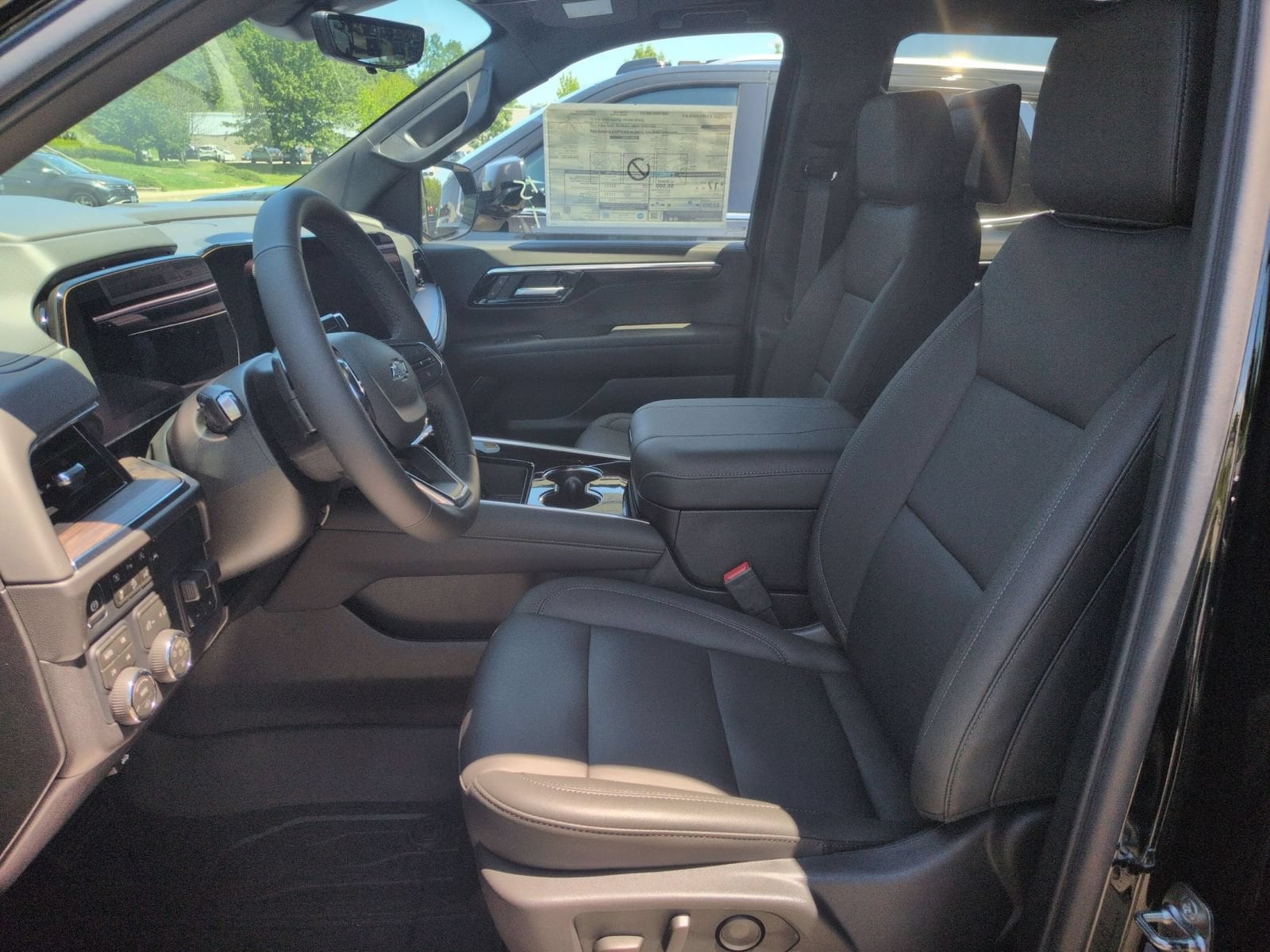 2026 Chevrolet Tahoe Z71 - Photo 12