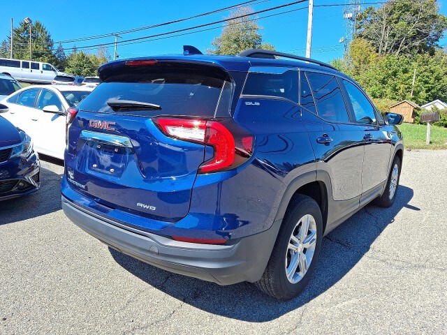 2022 Gmc Terrain SLE photo 4