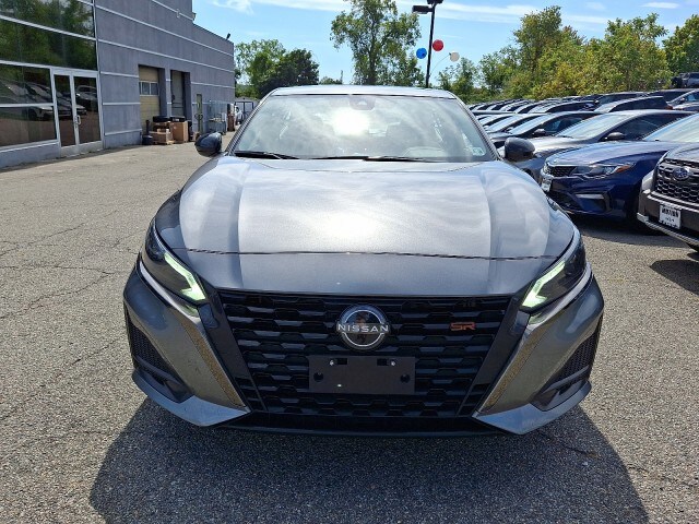 2023 Nissan Altima 2.5 SR photo 2