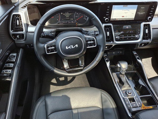 2022 Kia Sorento SX - Photo 12