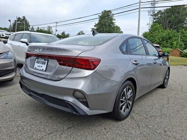 2023 Kia Forte LXS photo 4
