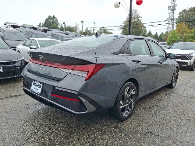 2024 Hyundai Elantra SEL Convenience photo 4
