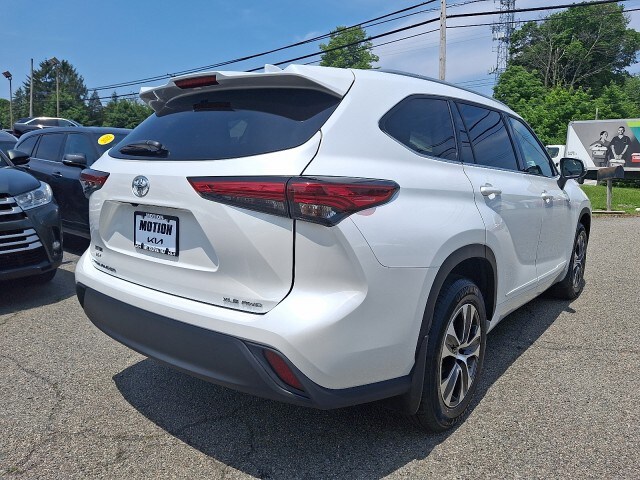 2022 Toyota Highlander XLE photo 4