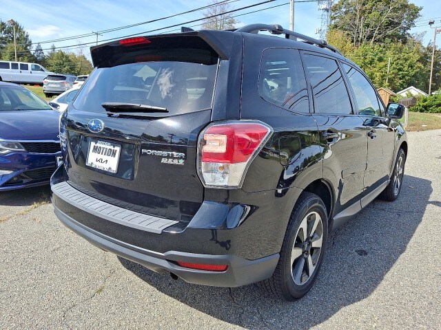 2017 Subaru Forester Premium photo 4