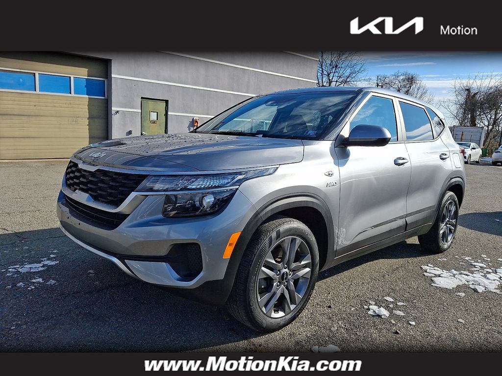2023 Kia Seltos LX's photo