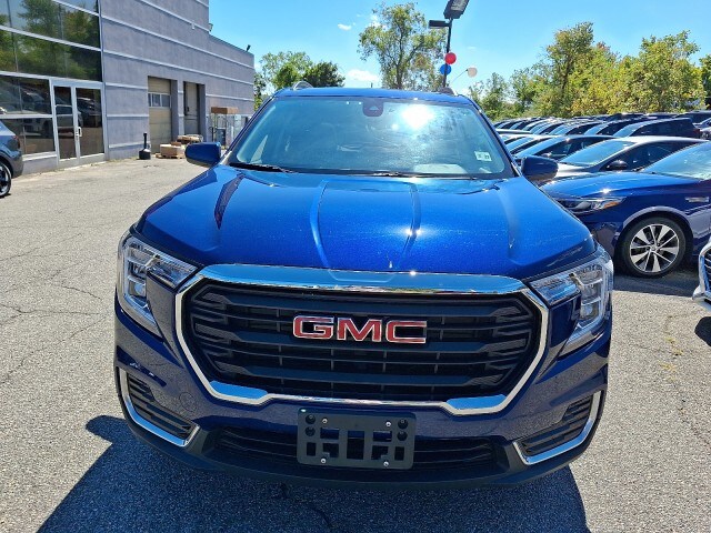 2022 Gmc Terrain SLE photo 2