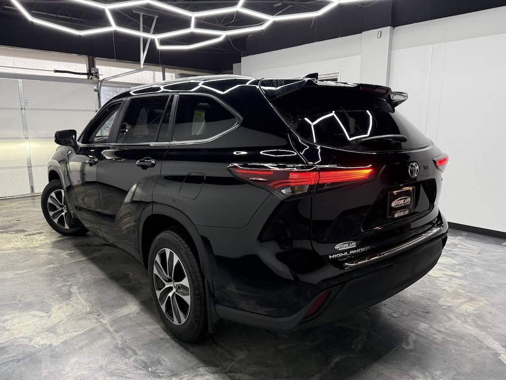 Used 2026 Toyota Highlander Hybrid XLE SUV