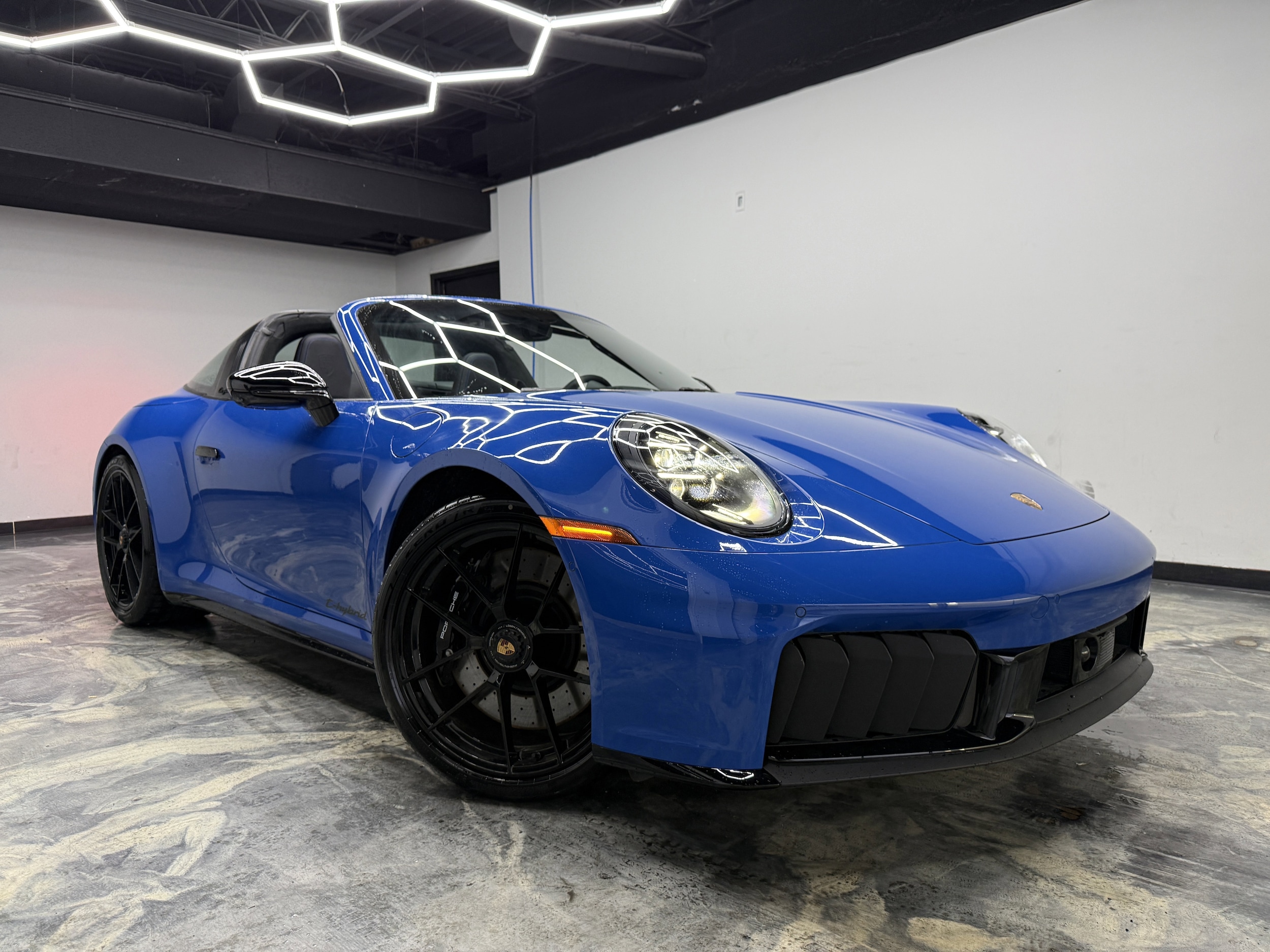 2026 Porsche 911 Targa GTS - Photo 6