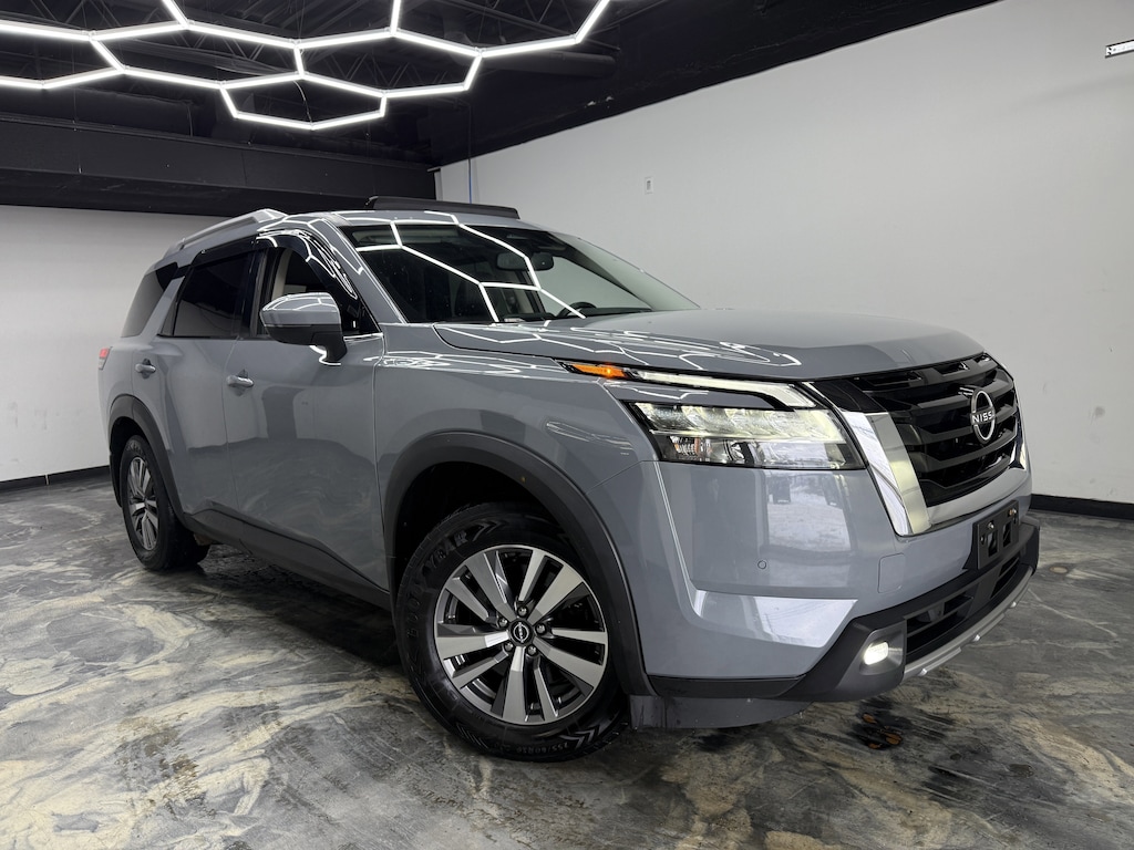 Used 2022 Nissan Pathfinder SL SUV